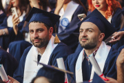 ԵՊՀ-ում տեղի ունեցավ համալսարանի շրջանավարտների ավարտական հանդիսավոր միջոցառումը, որը մասնագիտական կյանք թևակոխելու և համալսարանի հետ առավել սերտ համագործակցելու նոր մեկնարկ է: