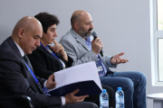 ԵՊՀ շրջանավարտների ֆորումի կարևոր բաղադրիչներից էին 4 պանելային և 4 թեմատիկ քննարկումները