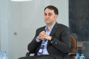 ԵՊՀ շրջանավարտների ֆորումի կարևոր բաղադրիչներից էին 4 պանելային և 4 թեմատիկ քննարկումները