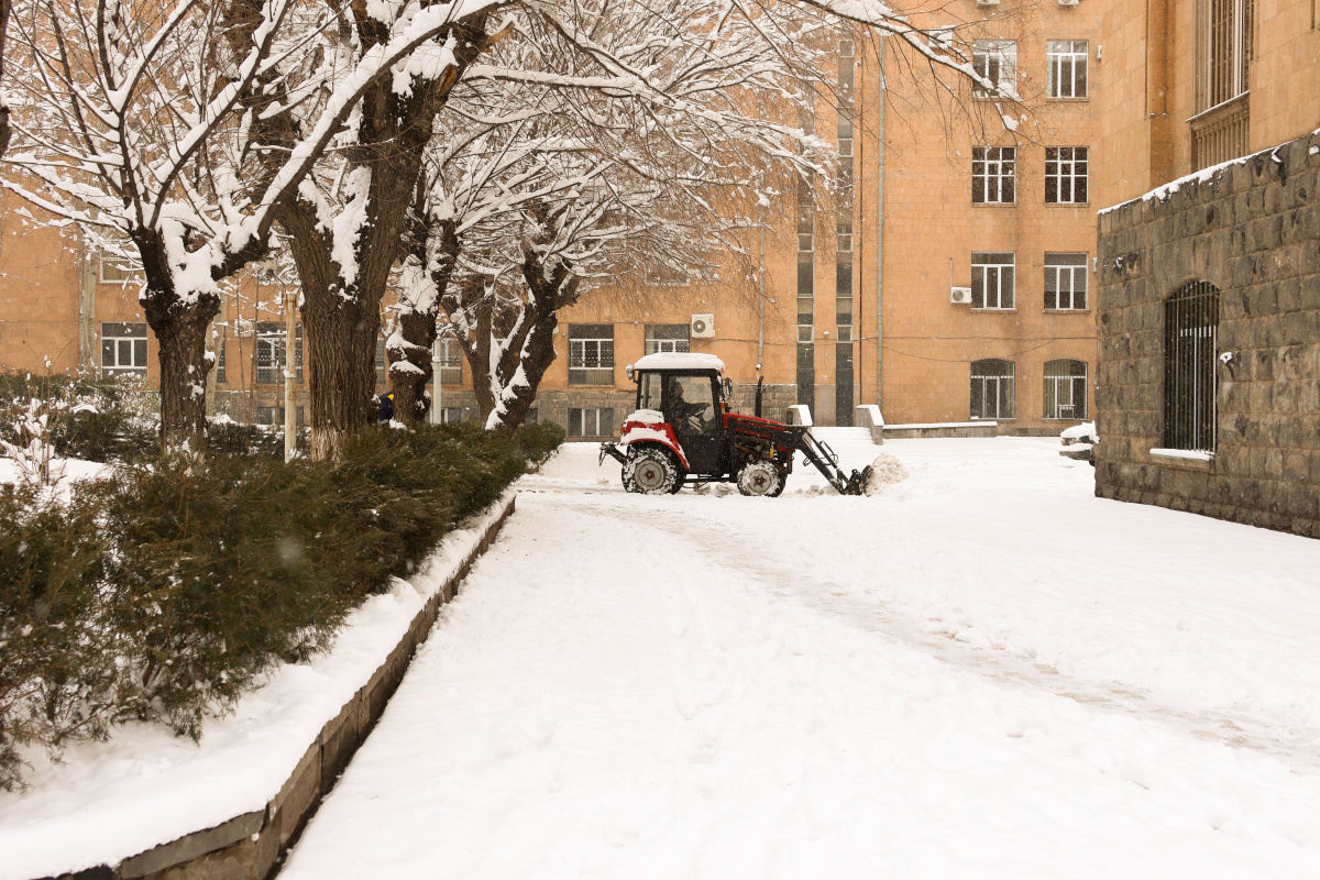 ԵՊՀ-ն ձյունե շղարշի տակ