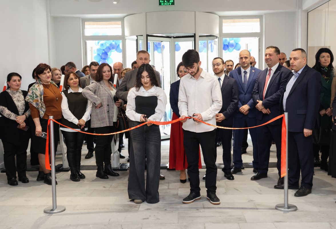 Գիրք նվիրելու օրը ԵՊՀ-ում նշանավորվեց գրադարանի վերաբացմամբ